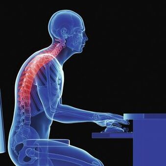 Sēdošs darbs pie datora ir pilns ar muguras sāpju parādīšanos